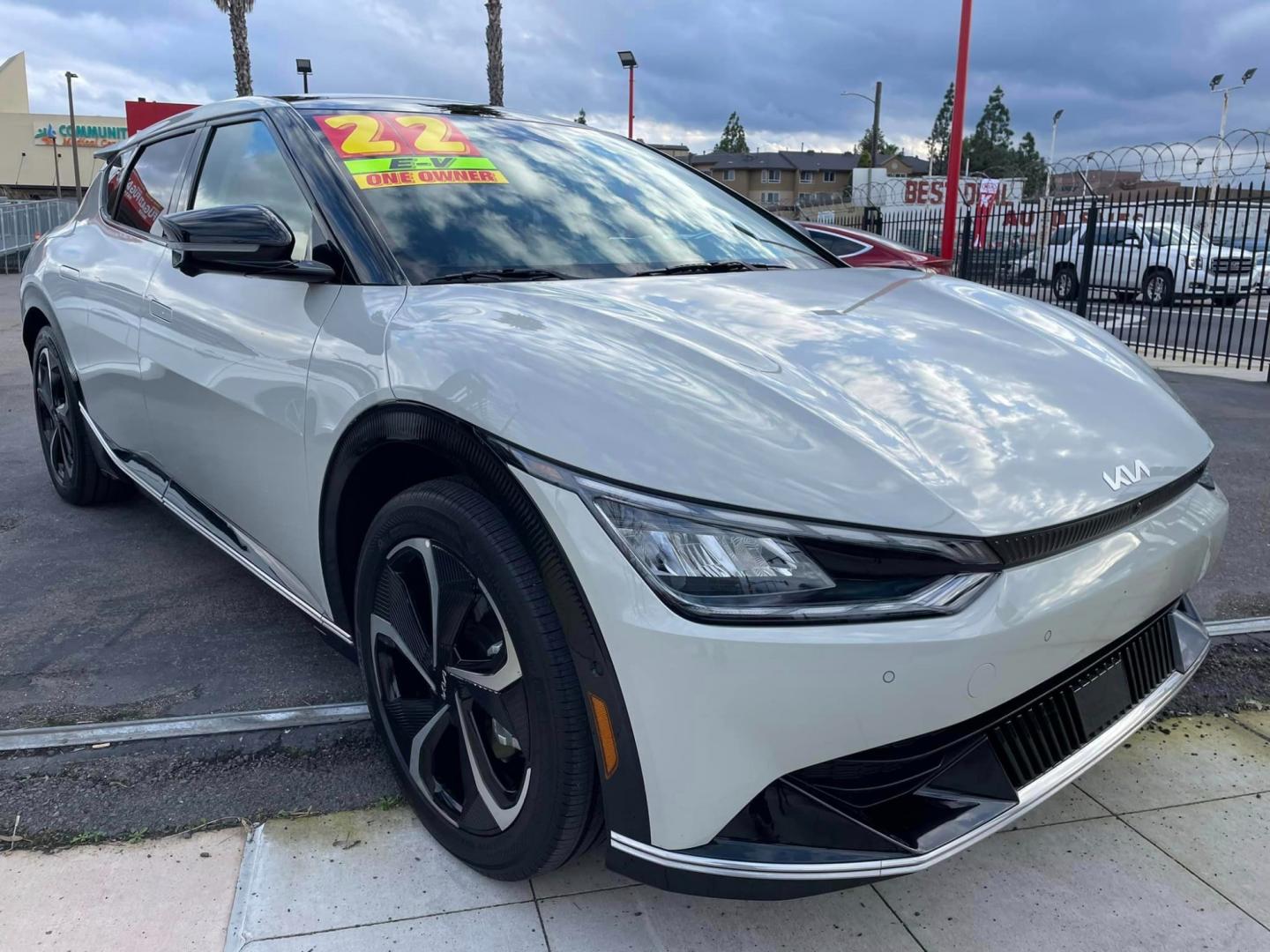 2022 GLACIER /BLACK/DEEP GREEN TWO-TONE Kia EV6 GT-Line (KNDC3DLCXN5) , located at 744 E Miner Ave, Stockton, CA, 95202, (209) 944-5770, 37.956863, -121.282082 - Photo#0